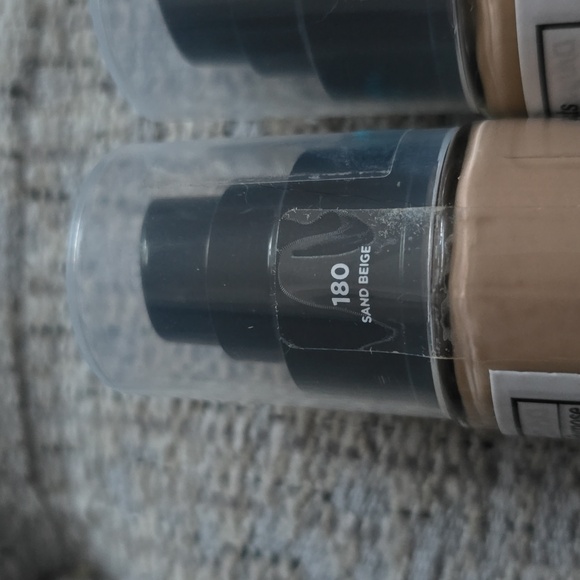 REVLON BRAND COLORSTAY LONGWEAR MAKEUP FOUNDATION  BUNDLE OF 2 - Picture 5 of 9